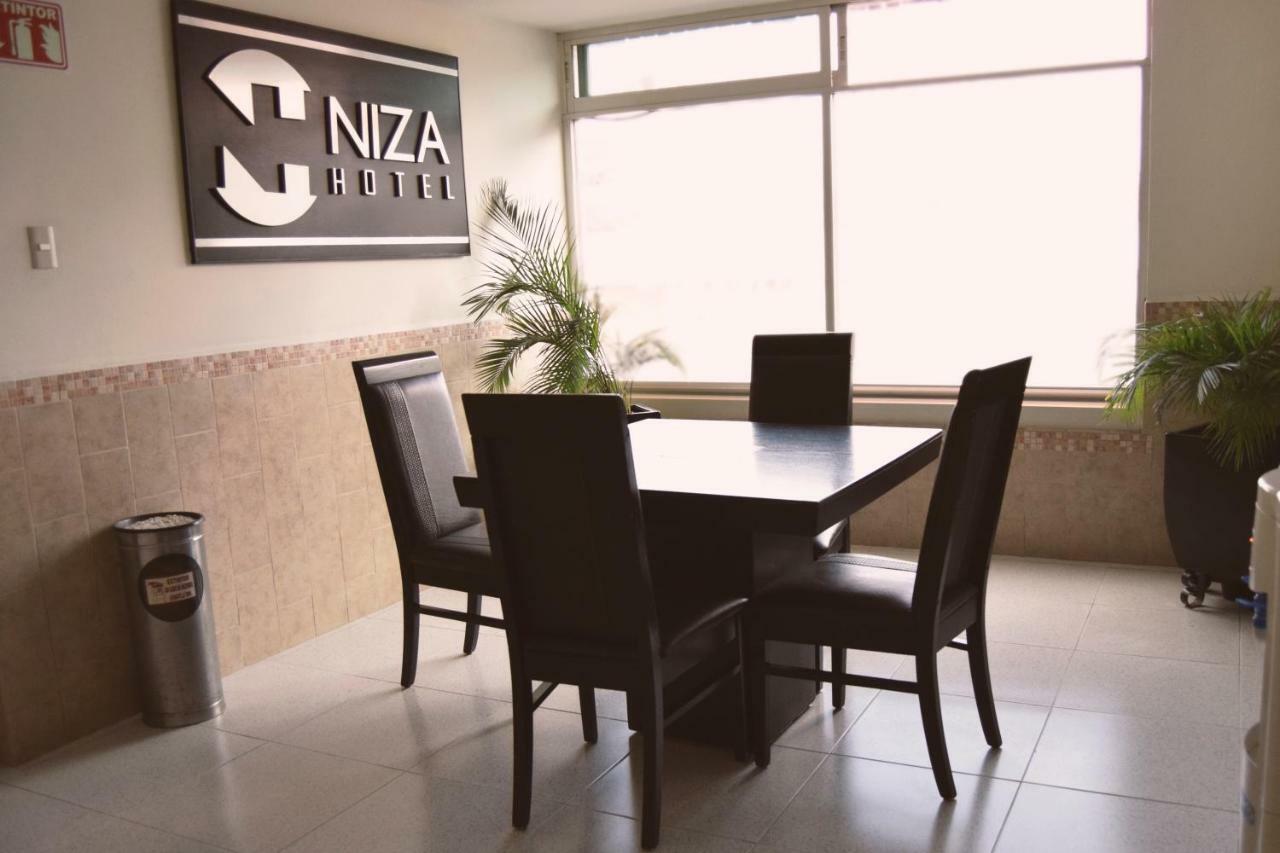 Hotel Niza Zona Piel León Exteriör bild